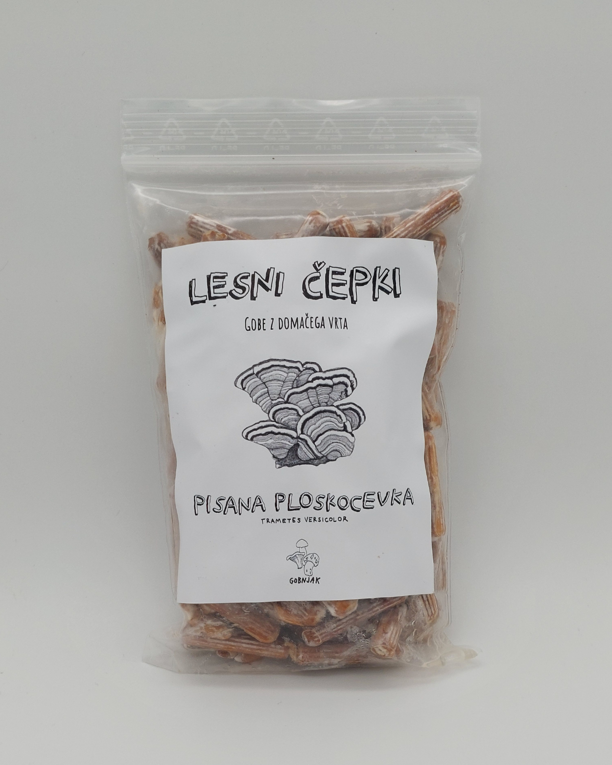 Micelij na lesnih čepkih - Gobnjak